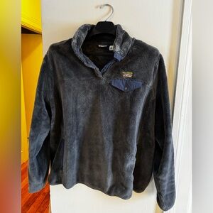 L.L. Bean Hi-Pile women’s 2x Fleece Pullover in gray with navy trim.